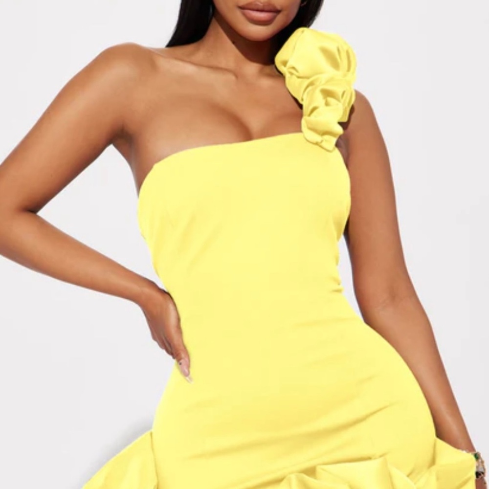 Dress - Picture 3 of 3